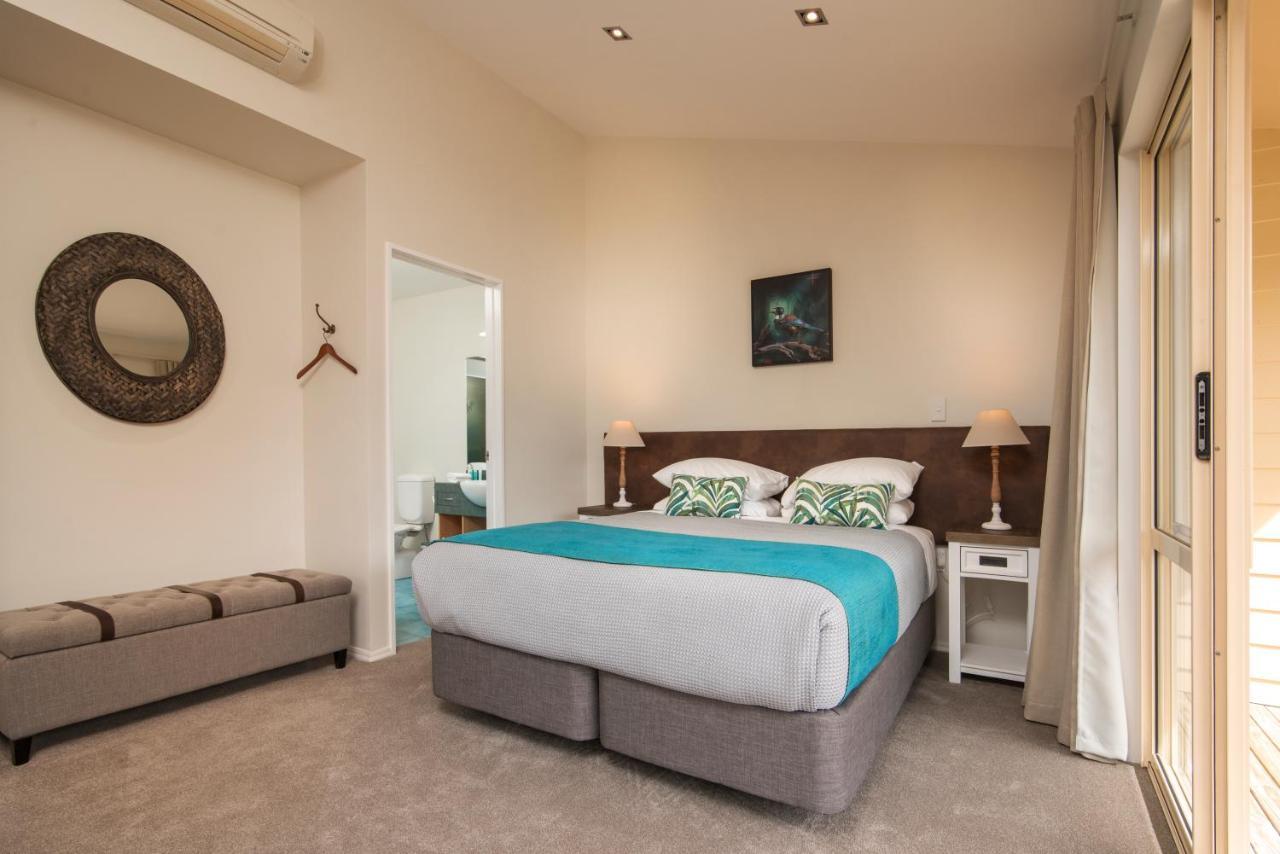 Resort Punga Cove Endeavour Inlet